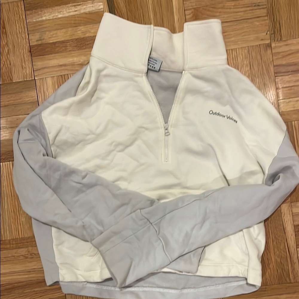 Outdoor Voices Women's Cream and Gray Sweater